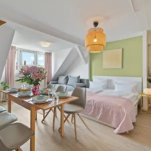 https://holiday-33.find-berlin-hotels.com